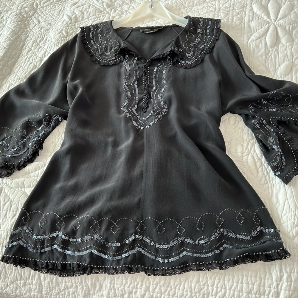 BCBG SILK/SEQUIN TOP